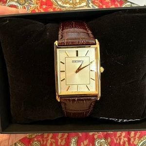 Lovely SEIKO watch. Brand new. Never used.